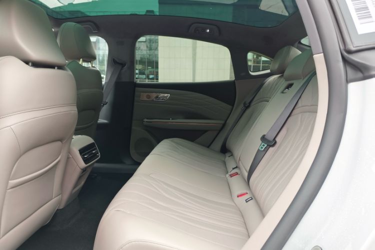Used Geely Galaxy 8 2025 130km EM-i Flagship Edition Interior 4