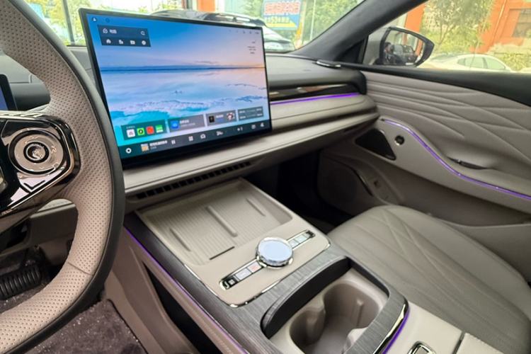 Used Geely Galaxy 8 2025 130km EM-P Exploration Edition Interior 6