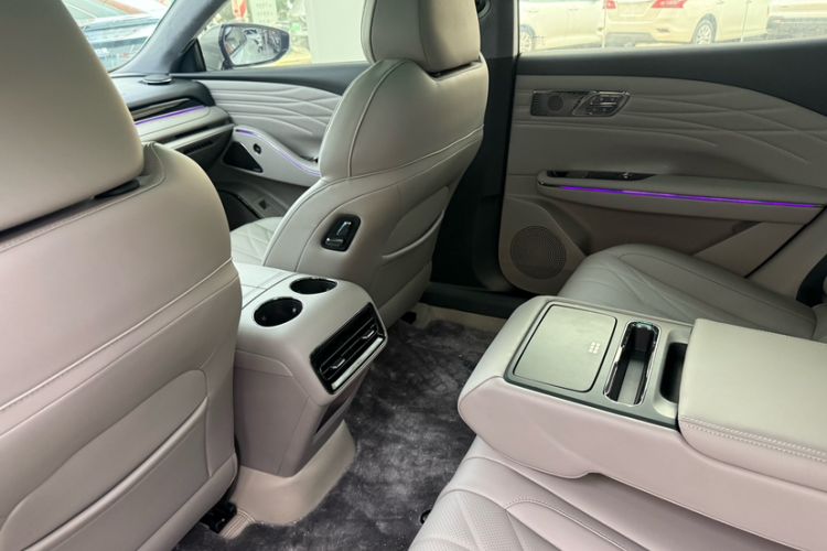 Used Geely Galaxy 8 2025 130km EM-P Exploration Edition Interior 8