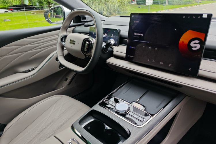 Used Geely Galaxy 8 2025 130km EM-i Flagship Edition Interior 8