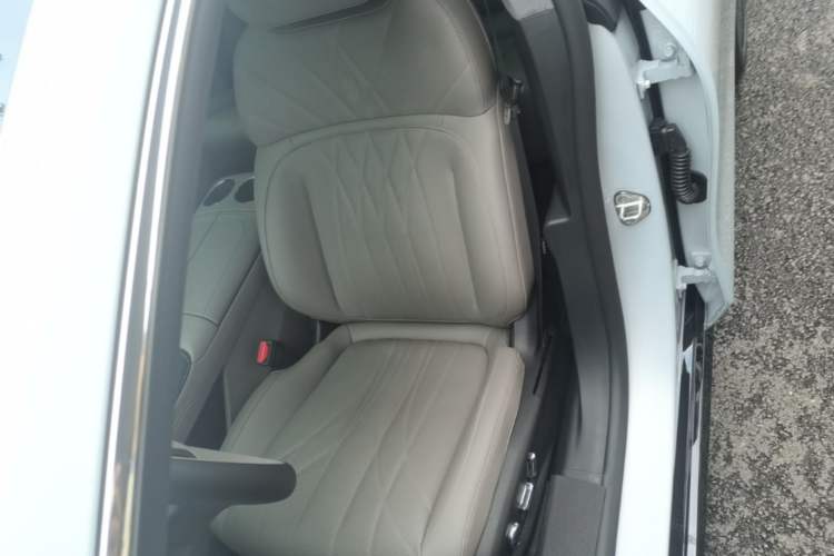 Used Geely Galaxy 8 2025 130km EM-i Flagship Edition Left Front Seat