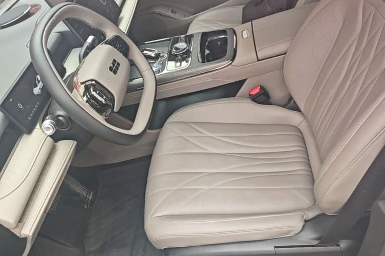 Used Geely Galaxy 8 2025 130km EM-i Deluxe Edition Left Front Seat
