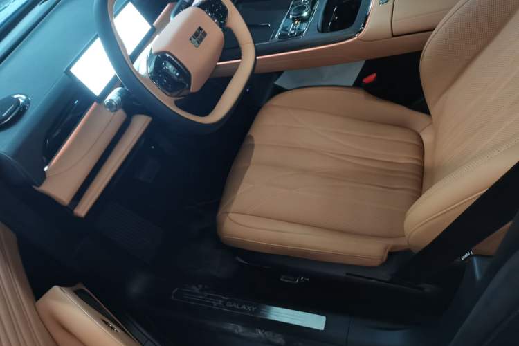 Used Geely Galaxy 8 2025 130km EM-i Prestige Edition Left Front Seat