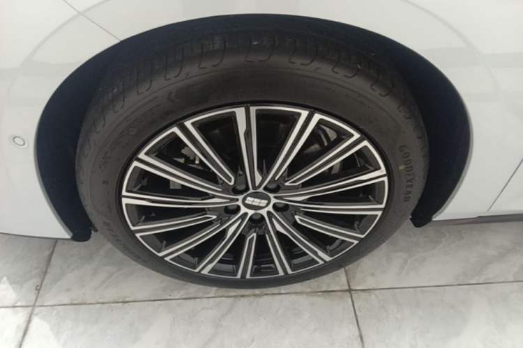 Used Geely Galaxy 8 2025 130km EM-P Exploration Edition Left Front Wheel Hub
