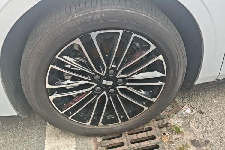 Used Geely Galaxy 8 2025 130km EM-i Deluxe Edition Left Front Wheel Hub