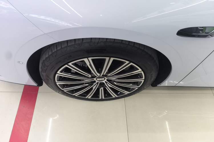 Used Geely Galaxy 8 2025 130km EM-P Starship Edition Left Front Wheel Hub