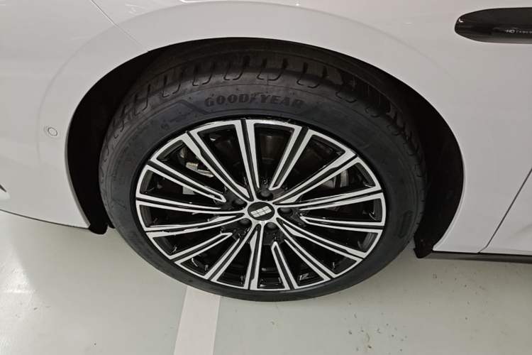 Used Geely Galaxy 8 2025 130km EM-P Starship Edition Left Front Wheel Hub