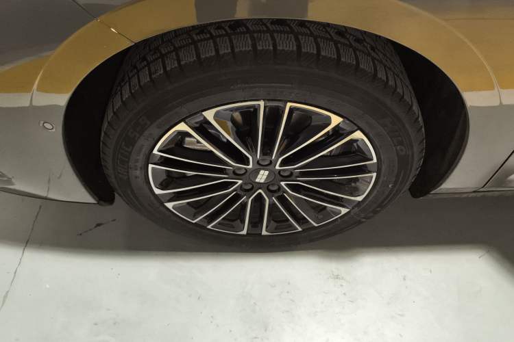 Used Geely Galaxy 8 2025 130km EM-i Prestige Edition Left Front Wheel Hub
