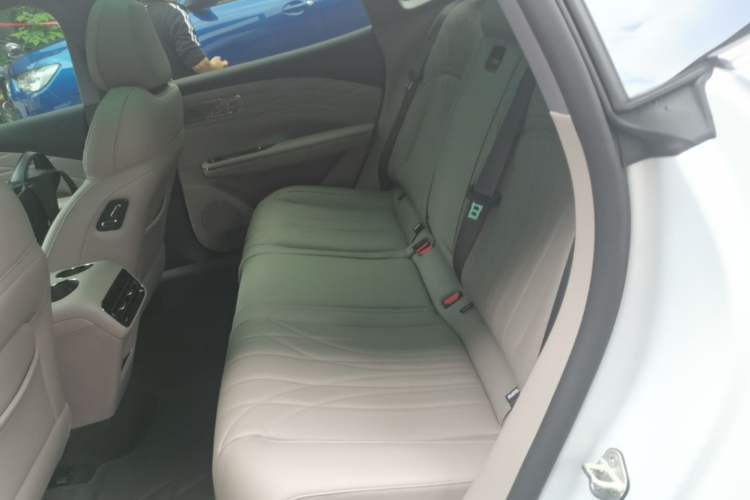 Used Geely Galaxy 8 2025 130km EM-i Flagship Edition Left Rear Seat