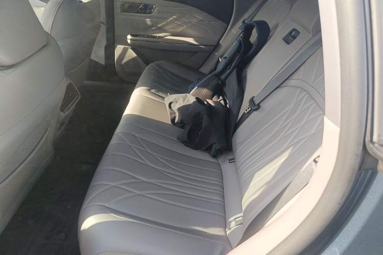 Used Geely Galaxy 8 2025 130km EM-P Starship Edition Left Rear Seat