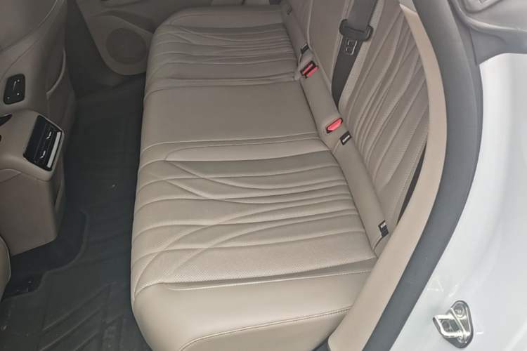 Used Geely Galaxy 8 2025 130km EM-i Deluxe Edition Left Rear Seat