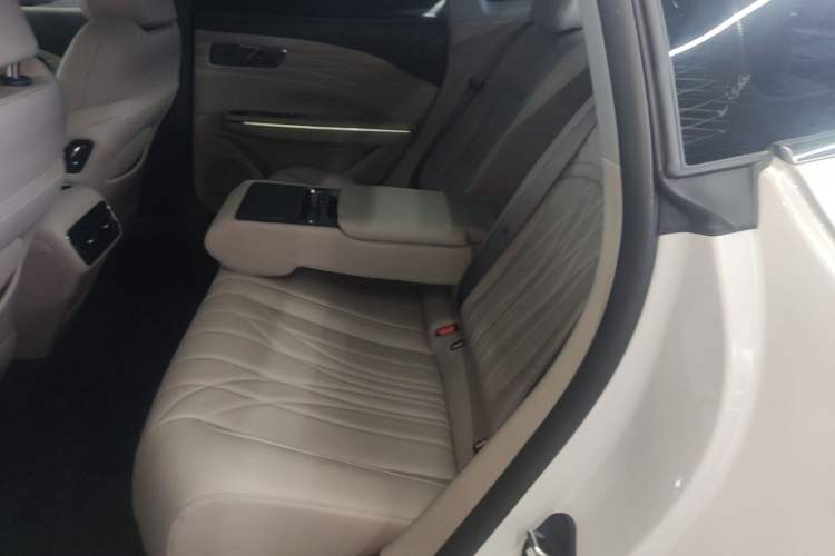 Used Geely Galaxy 8 2025 130km EM-i Deluxe Edition Left Rear Seat