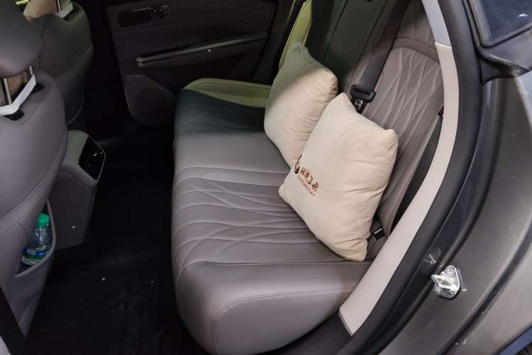 Used Geely Galaxy 8 2025 130km EM-i Deluxe Edition Left Rear Seat