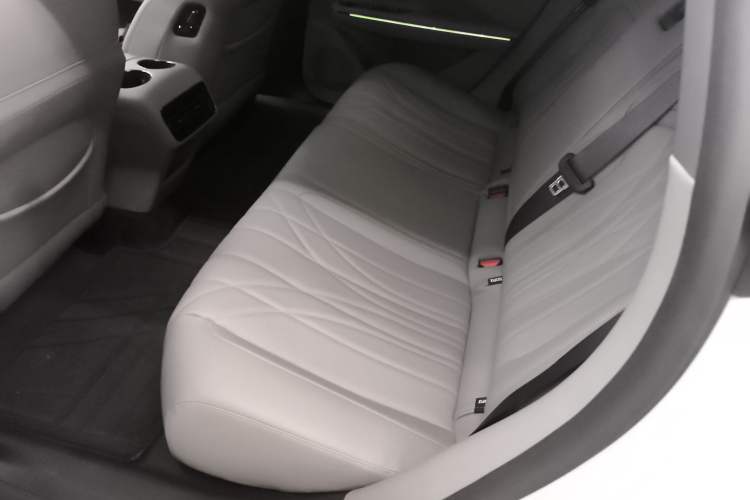 Used Geely Galaxy 8 2025 130km EM-P Starship Edition Left Rear Seat