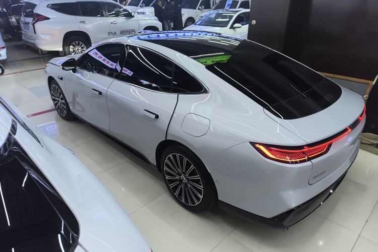 Used Geely Galaxy 8 2025 130km EM-P Starship Edition Left Side