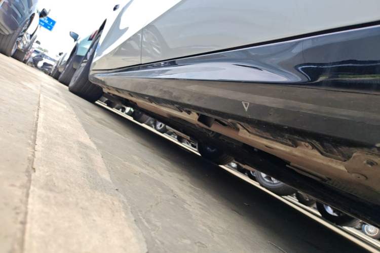 Used Geely Galaxy 8 2025 130km EM-i Prestige Edition Left Side Sill