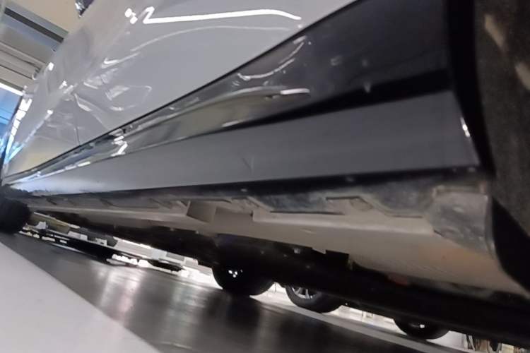Used Geely Galaxy 8 2025 130km EM-P Exploration Edition Left Side Sill