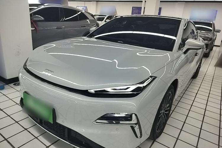 Geely Galaxy 8 2025 130km EM-i Deluxe Edition