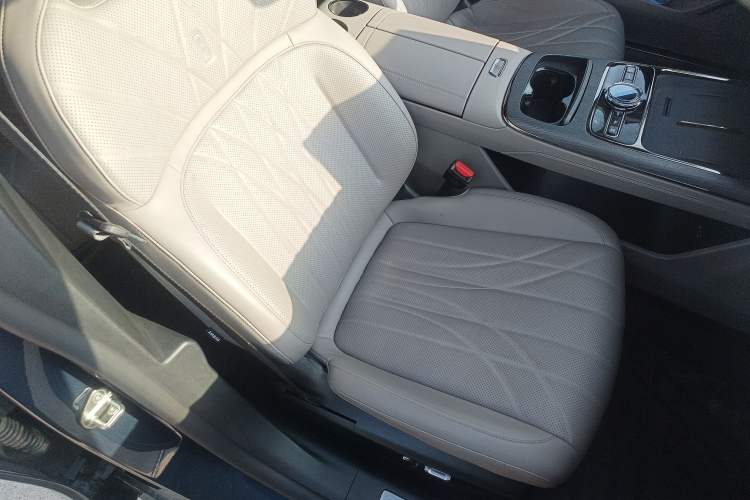 Used Geely Galaxy 8 2025 130km EM-P Starship Edition Right Front Seat