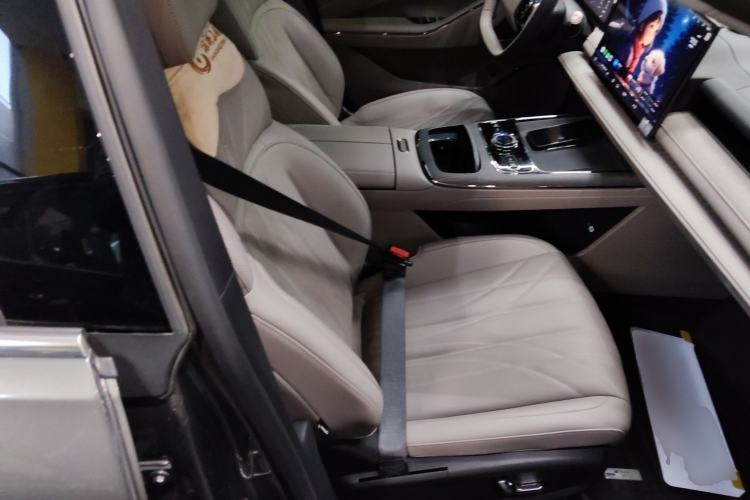 Used Geely Galaxy 8 2025 130km EM-i Deluxe Edition Right Front Seat