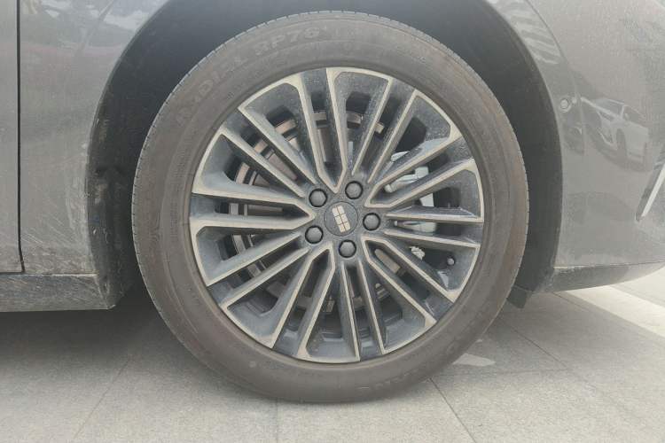 Used Geely Galaxy 8 2025 130km EM-i Deluxe Edition Right Front Wheel Hub
