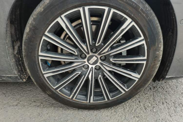 Used Geely Galaxy 8 2025 130km EM-i Flagship Edition Right Front Wheel Hub