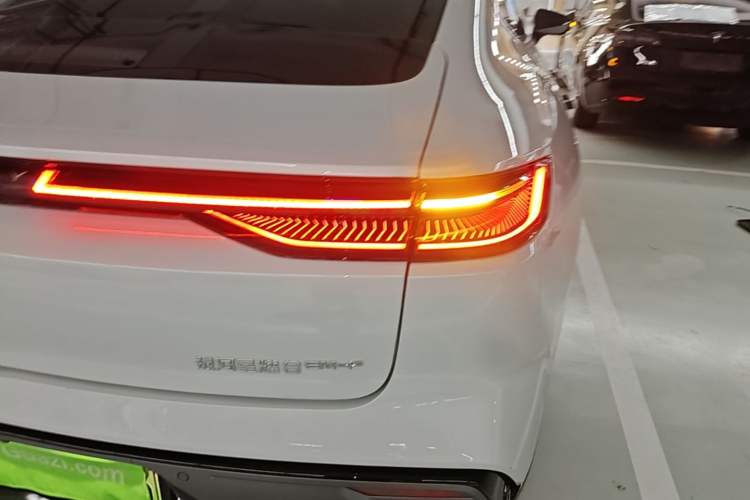 Used Geely Galaxy 8 2025 130km EM-P Starship Edition Right Rear Taillight
