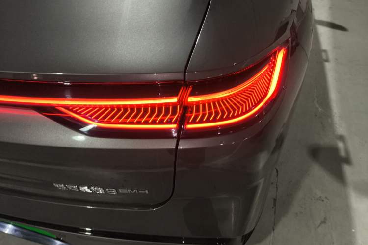 Used Geely Galaxy 8 2025 130km EM-i Prestige Edition Right Rear Taillight