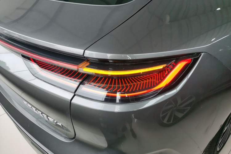 Used Geely Galaxy 8 2025 130km EM-i Flagship Edition Right Rear Taillight