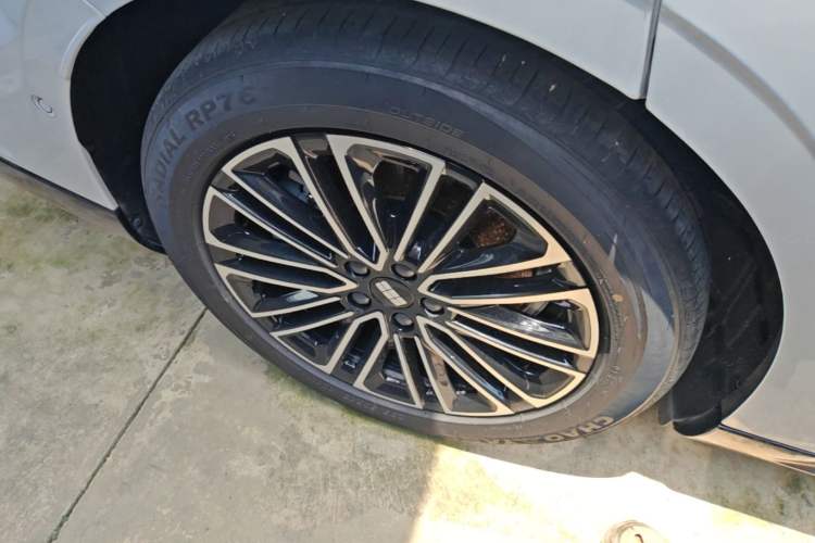 Used Geely Galaxy 8 2025 130km EM-i Prestige Edition Right Rear Wheel Hub