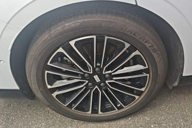 Used Geely Galaxy 8 2025 130km EM-i Deluxe Edition Right Rear Wheel Hub