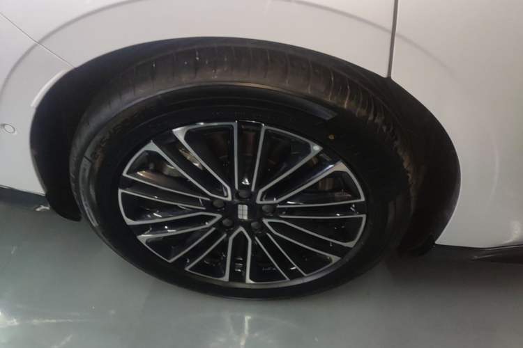 Used Geely Galaxy 8 2025 130km EM-i Deluxe Edition Right Rear Wheel Hub