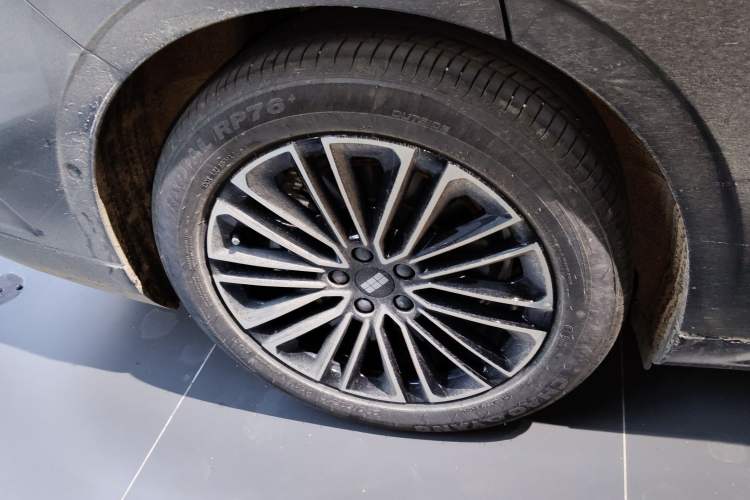 Used Geely Galaxy 8 2025 130km EM-i Deluxe Edition Right Rear Wheel Hub