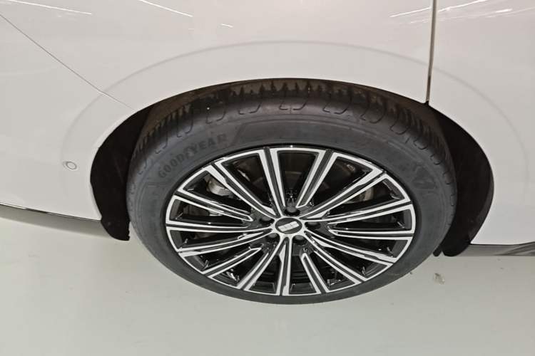 Used Geely Galaxy 8 2025 130km EM-P Starship Edition Right Rear Wheel Hub