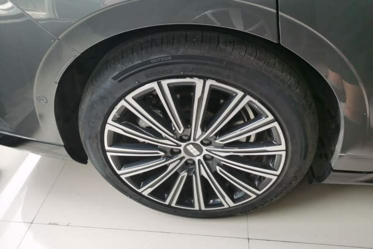 Used Geely Galaxy 8 2025 130km EM-i Flagship Edition Right Rear Wheel Hub