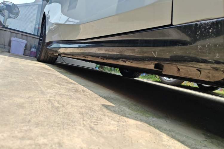 Used Geely Galaxy 8 2025 130km EM-i Prestige Edition Right Side Sill