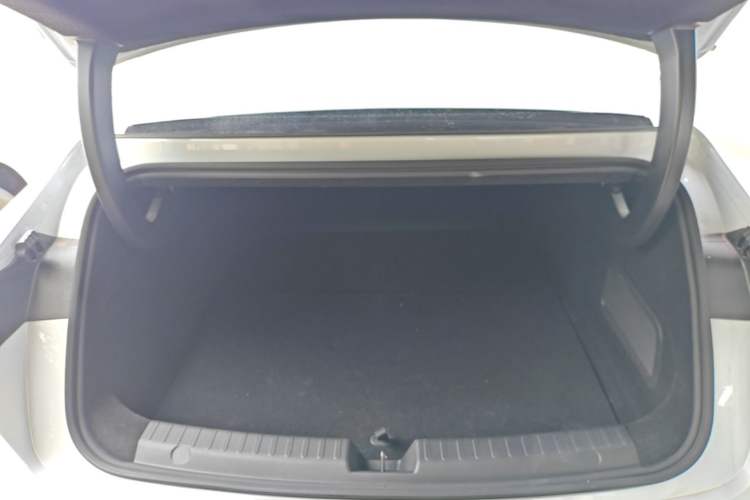 Used Geely Galaxy 8 2025 130km EM-i Prestige Edition Trunk