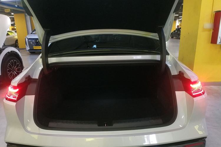 Used Geely Galaxy 8 2025 130km EM-i Flagship Edition Trunk