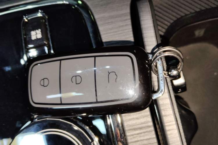 Used Geely Galaxy 8 2025 130km EM-i Deluxe Edition Vehicle Key