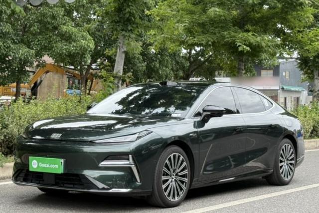 Used Geely Galaxy 8 2025 130km EM-P Starship Edition