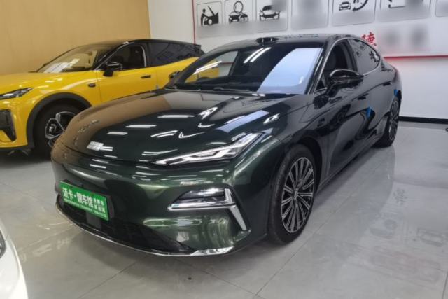 Used Geely Galaxy 8 2025 130km EM-P Starship Edition