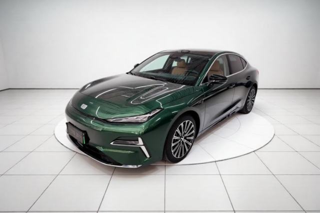 Used Geely Galaxy 8 2025 130km EM-P Starship Edition