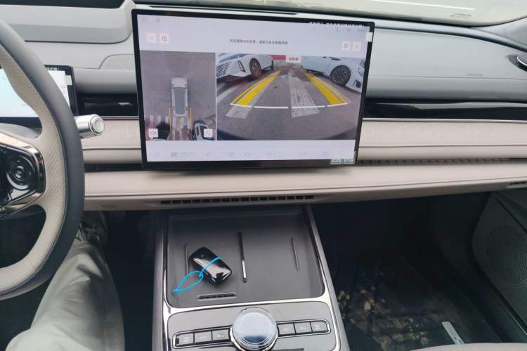 Used Geely Galaxy 8 2025 130km EM-i Flagship Edition Audio And AC Panel