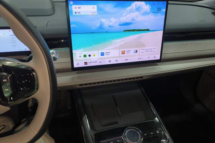 Used Geely Galaxy 8 2025 130km EM-P Starship Edition Audio And AC Panel
