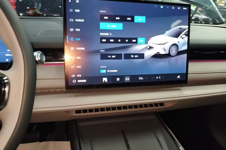 Used Geely Galaxy 8 2025 130km EM-i Deluxe Edition Audio And AC Panel