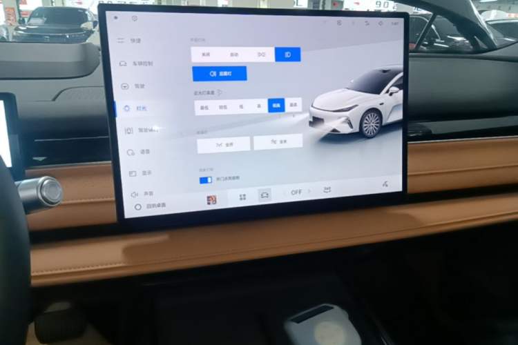 Used Geely Galaxy 8 2025 130km EM-P Starship Edition Audio And AC Panel