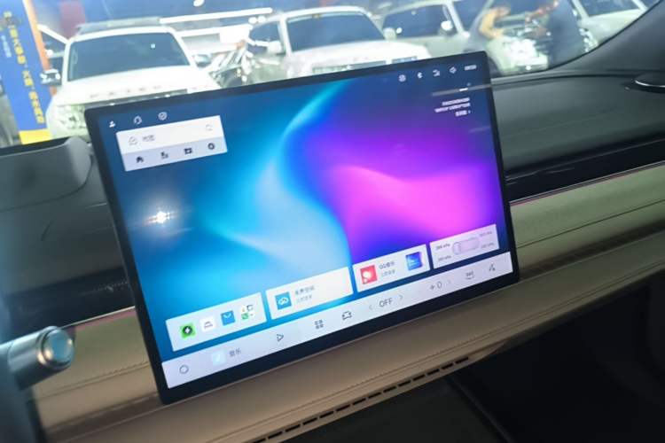 Used Geely Galaxy 8 2025 130km EM-P Starship Edition Audio And AC Panel
