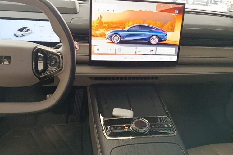 Used Geely Galaxy 8 2025 130km EM-P Starship Edition Audio And AC Panel