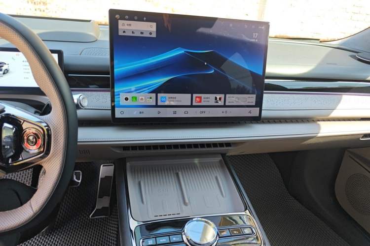 Used Geely Galaxy 8 2025 130km EM-i Flagship Edition Audio And AC Panel