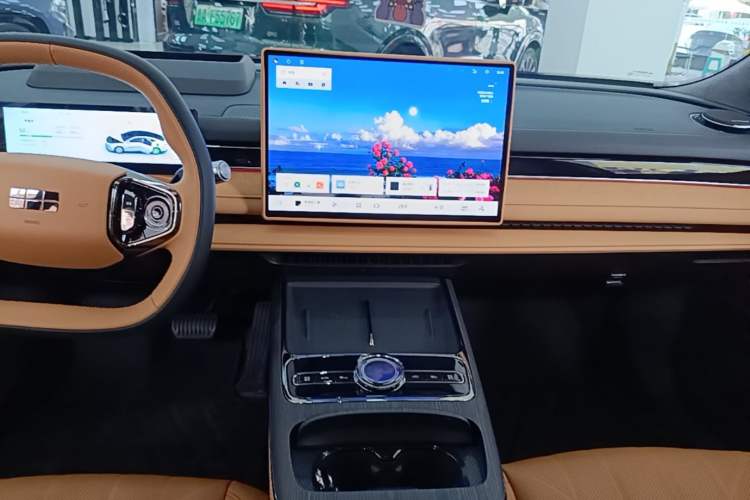 Used Geely Galaxy 8 2025 130km EM-i Flagship Edition Audio And AC Panel